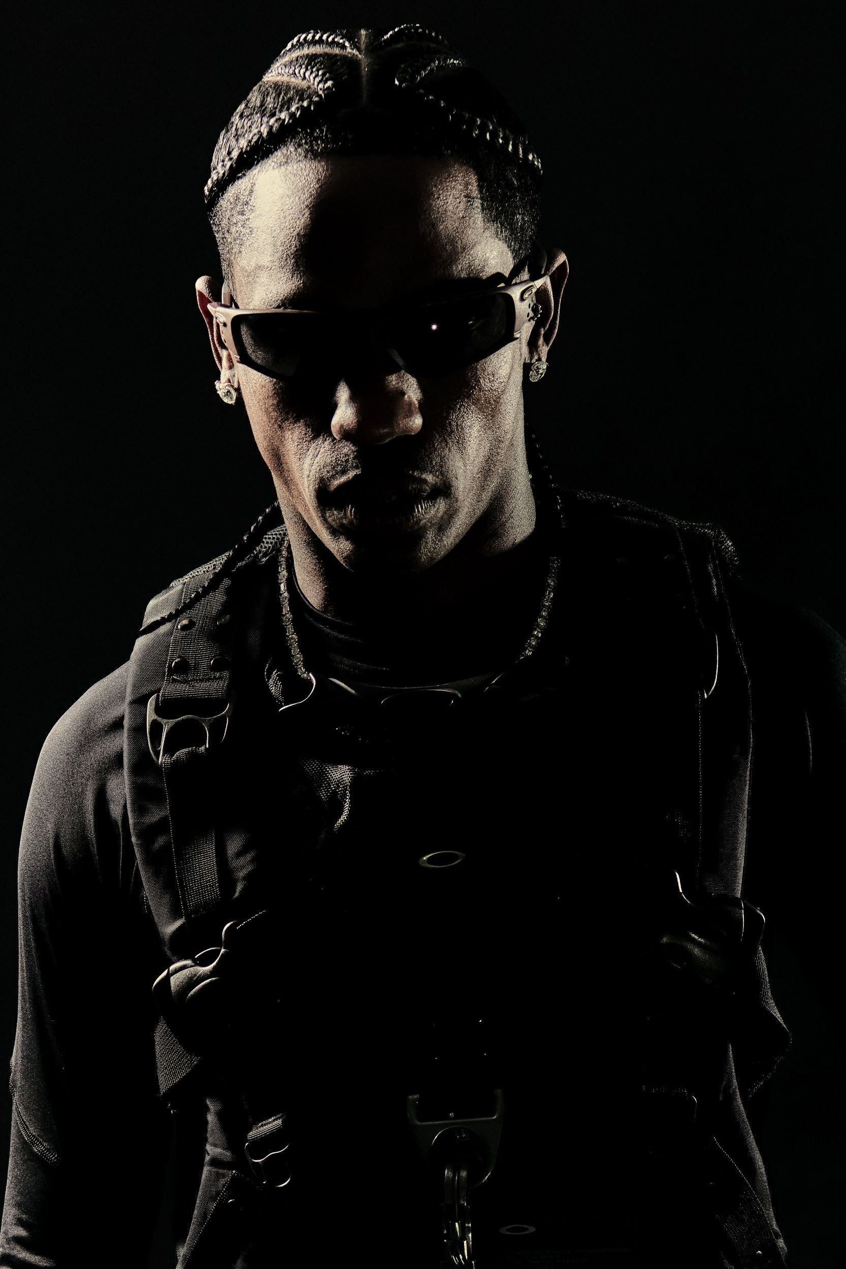 廃盤 OAKLEY SCAR サングラス Travis Scott着用 Oakley Goes Full Rager With Travis Scott Partnership | GQ Middle East